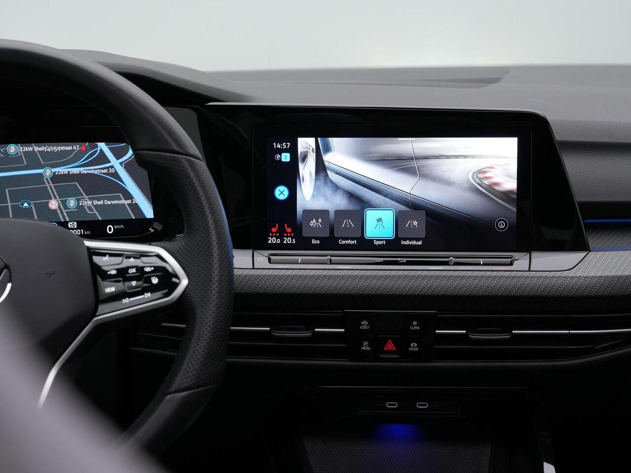 Volkswagen GOLF Variant 1.5 eTSI 130 pk DSG R-Line Business | Panoramadak | Stuur-/stoelverwarming | Achteruitrijcamera | Adaptive Cruise