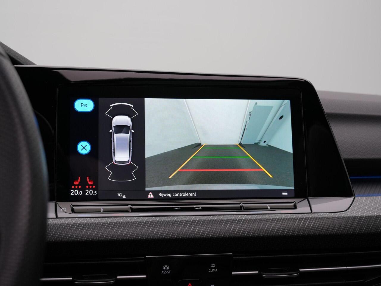 Volkswagen GOLF Variant 1.5 eTSI 130 pk DSG R-Line Business | Panoramadak | Stuur-/stoelverwarming | Achteruitrijcamera | Adaptive Cruise