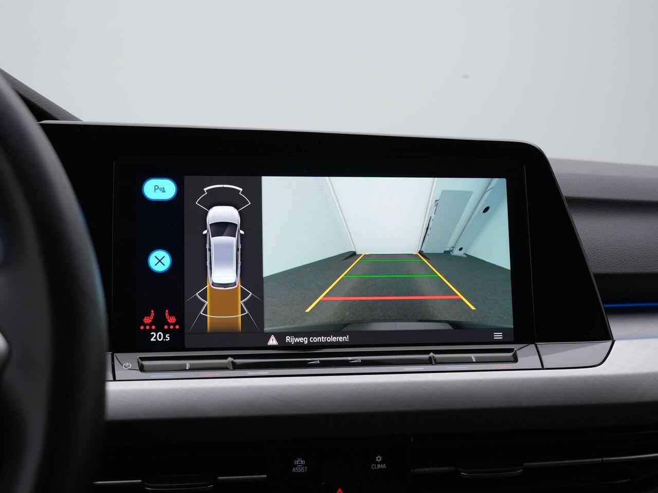 Volkswagen GOLF Variant 1.0 eTSI 110 pk DSG Life Business | Geheugen-/massagestoel | Stuur-/stoelverwarming | Achteruitrijcamera