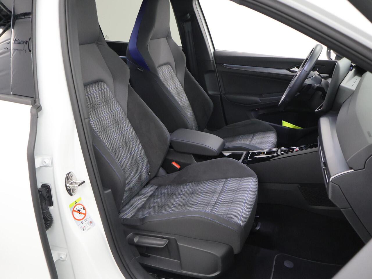 Volkswagen GOLF 1.5 eHybrid GTE | Matrix LED | HUD | 360° Camera | Stoel/Stuurverwarming | Keyless Entry/Go | Apple Carplay/Android Auto |