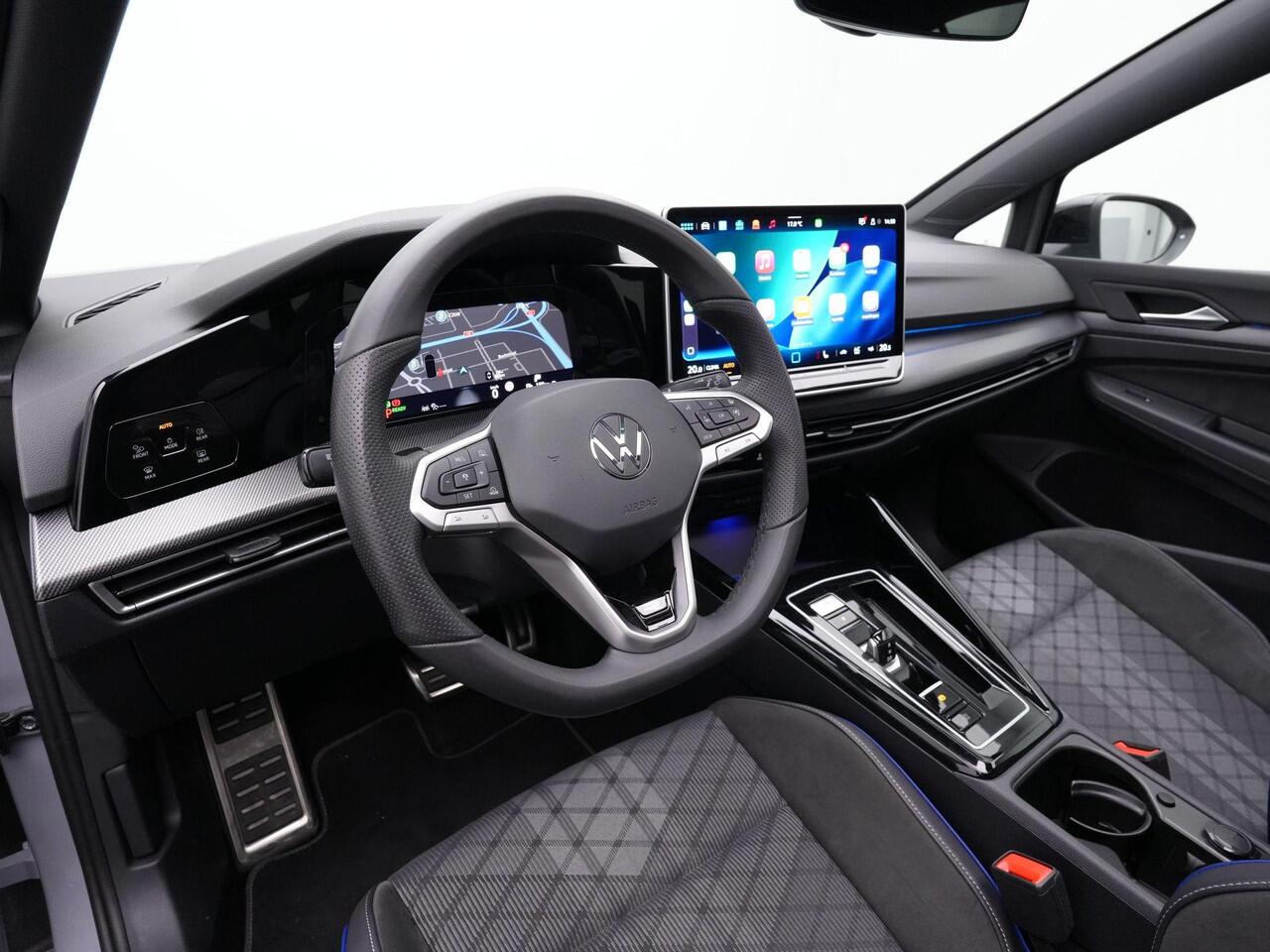 Volkswagen GOLF 1.5 eTSI 150 pk DSG R-Line | Panoramadak | 360 camera | IQ Light | Head-up display | Stuur-/stoelverwarming