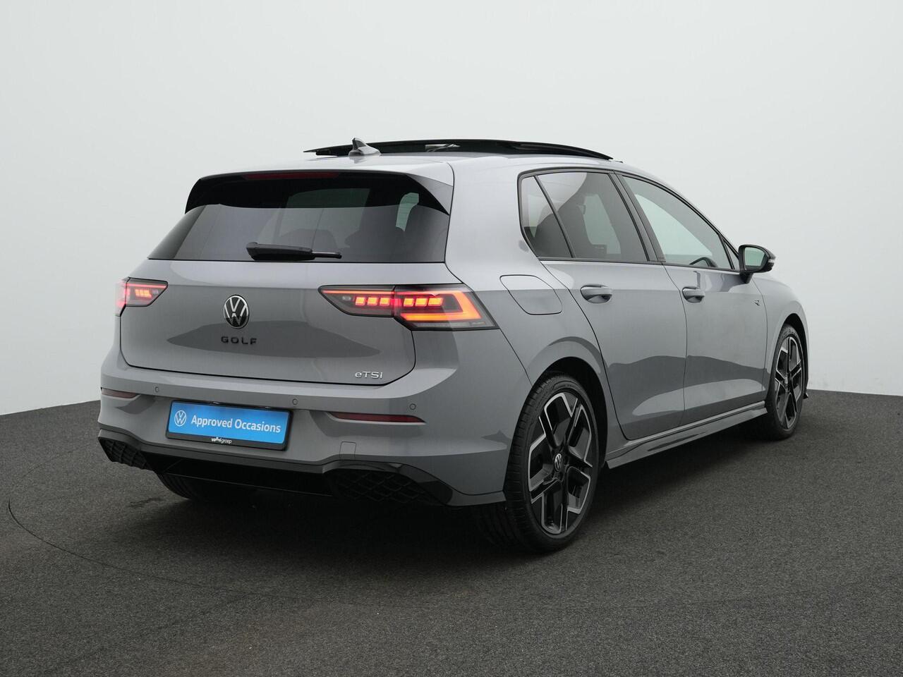 Volkswagen GOLF 1.5 eTSI 150 pk DSG R-Line | Panoramadak | 360 camera | IQ Light | Head-up display | Stuur-/stoelverwarming