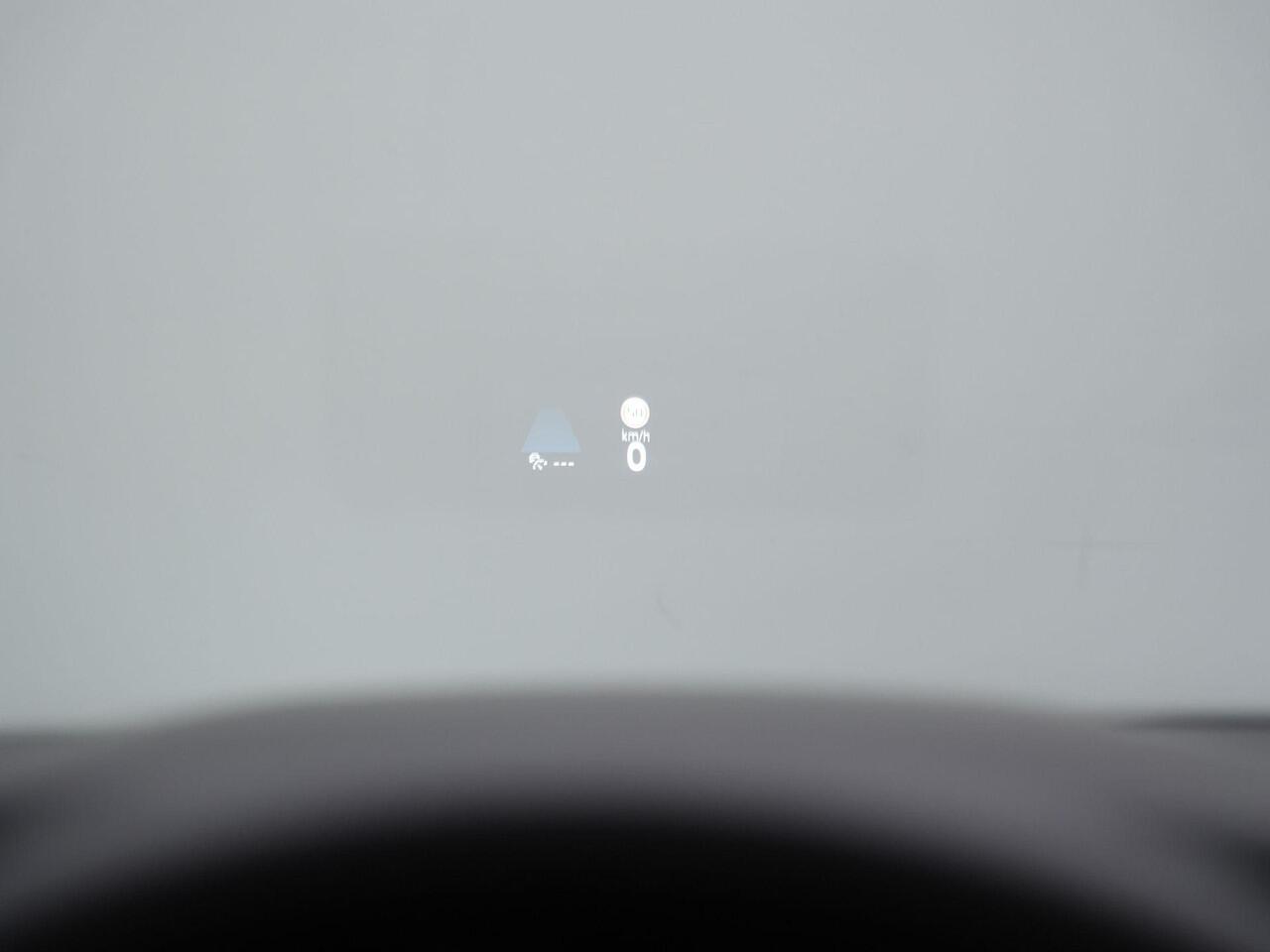 Volkswagen GOLF 1.5 eTSI 150 pk DSG R-Line | Panoramadak | 360 camera | IQ Light | Head-up display | Stuur-/stoelverwarming