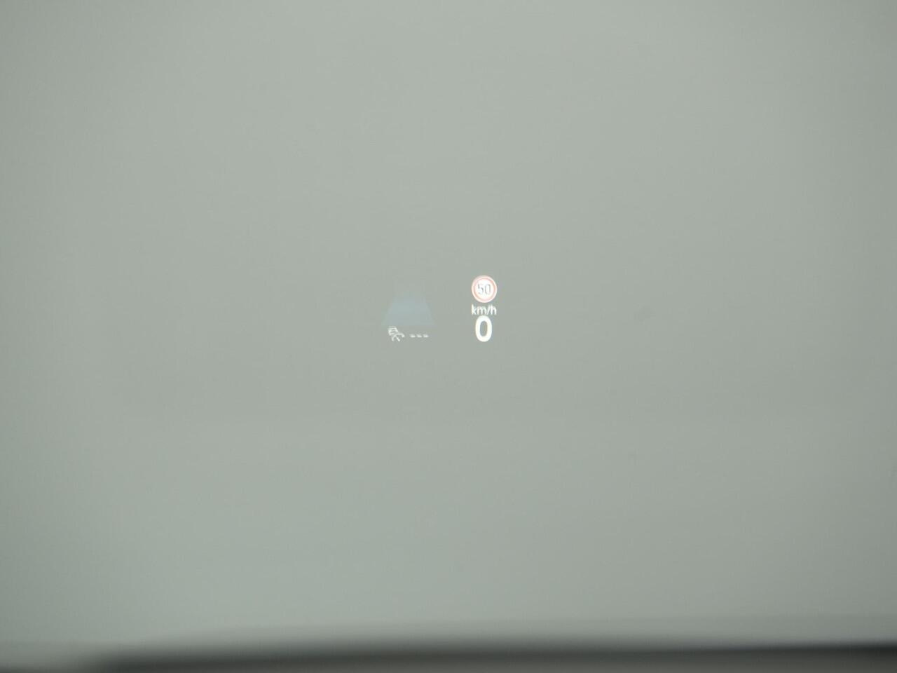 Volkswagen GOLF 1.5 eTSI 150 pk DSG R-Line Edition | Panoramadak | 360 camera | IQ Light | Head-up display