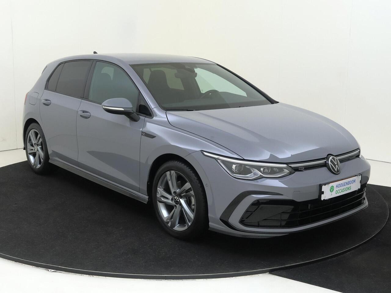 Volkswagen GOLF 1.5 TSI R-Line Business | Parkeerassistent | Dodehoek detectie | Adaptieve cruise control | Navigatie | Achteruitrijcamera | CarPlay | LED Plus verlichting |
