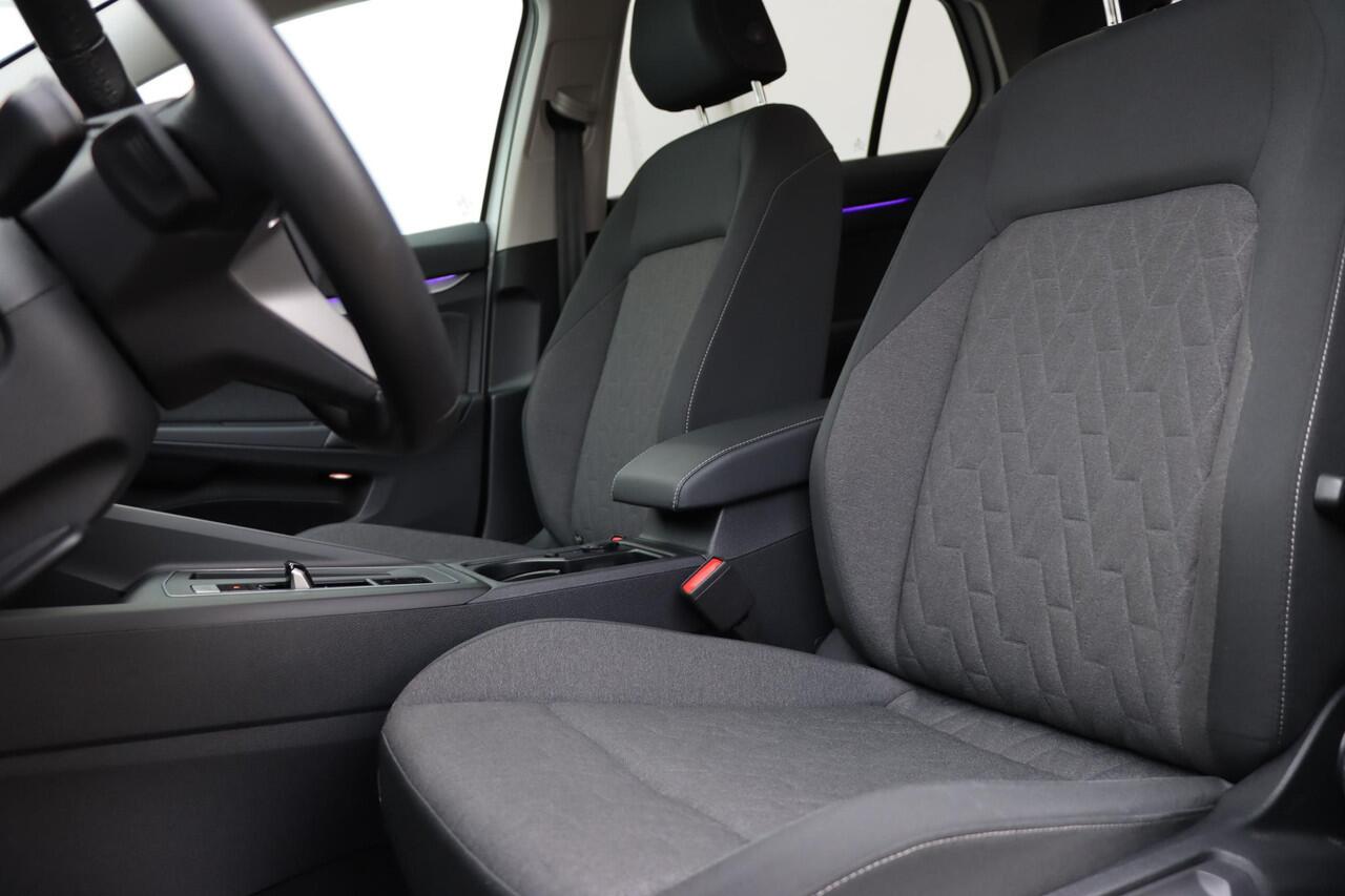 Volkswagen GOLF 1.5 eTSI Life Edition DSG7 116pk | CarPlay | Achteruitrijcamera | PDC