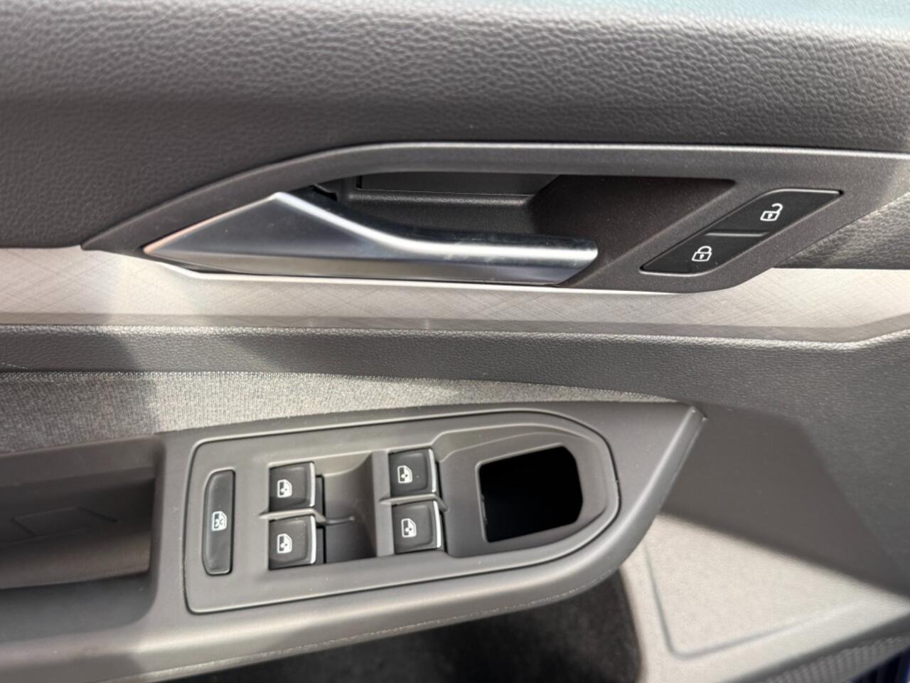Volkswagen GOLF 1.0 ETSI LIFE BUSINESS automaat