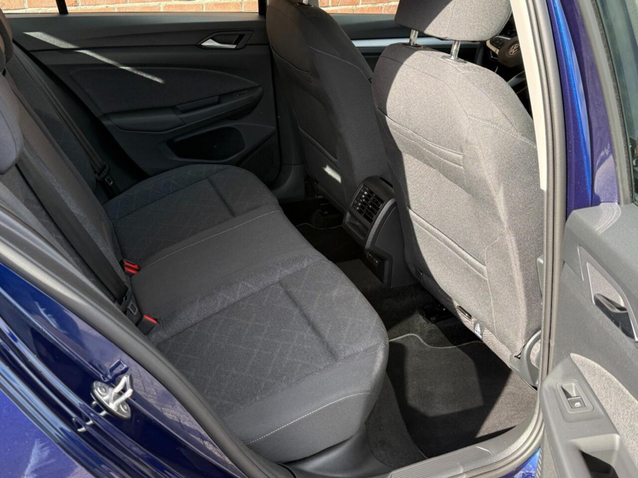 Volkswagen GOLF 1.0 ETSI LIFE BUSINESS automaat