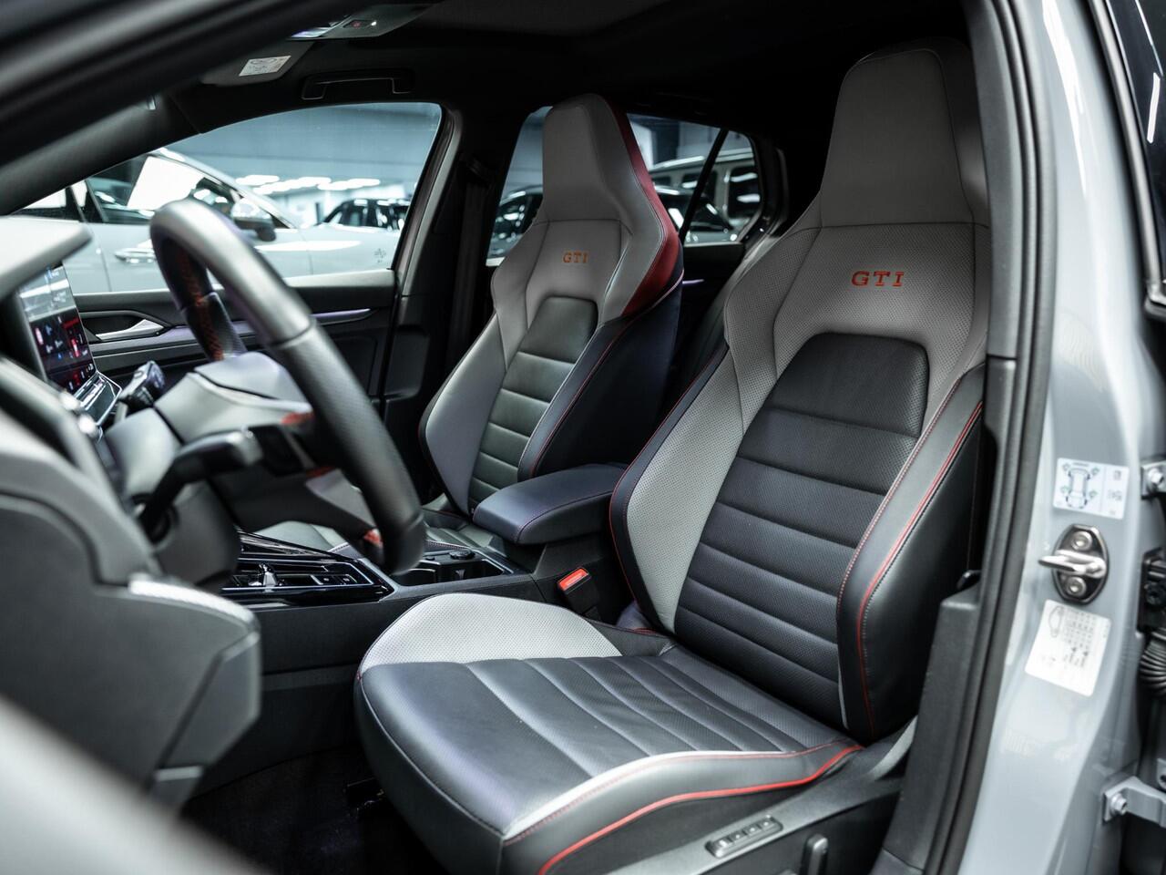 Volkswagen GOLF 2.0 TSI GTI Clubsport | Akrapovic | Head-Up | Stuurverwarming | Pano |