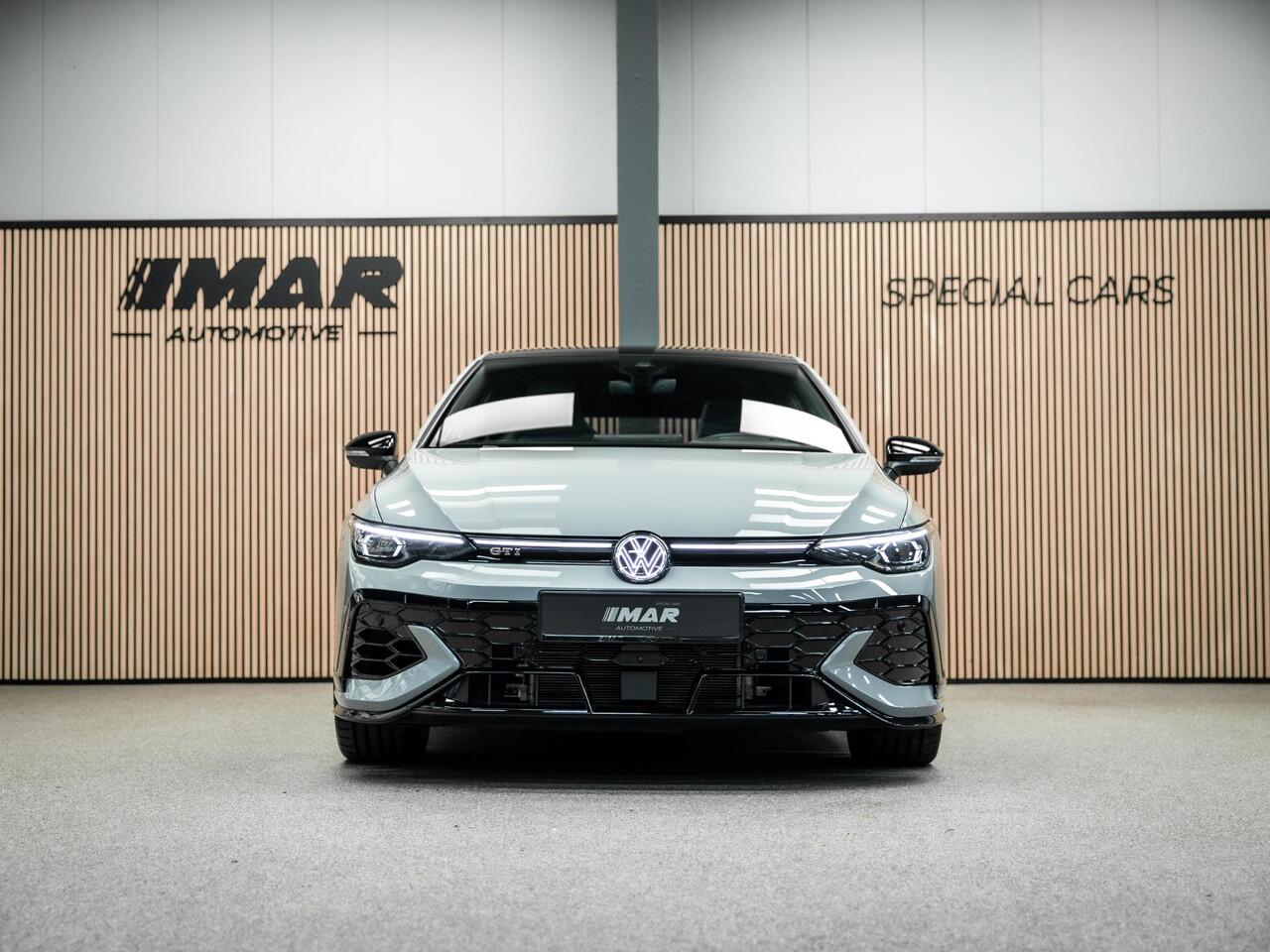 Volkswagen GOLF 2.0 TSI GTI Clubsport | Akrapovic | Head-Up | Stuurverwarming | Pano |