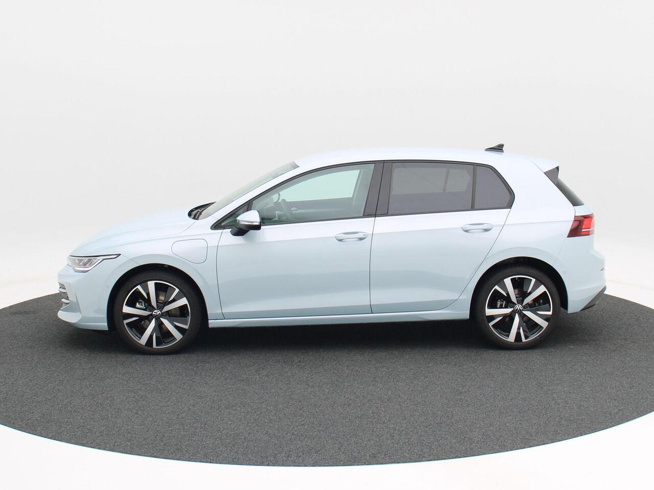 Volkswagen GOLF Life Edition 1.5 eHybrid 204 pk | 18" Velgen | Camera | Cruise Control Adaptief | Keyless | Digitale Cockpit |