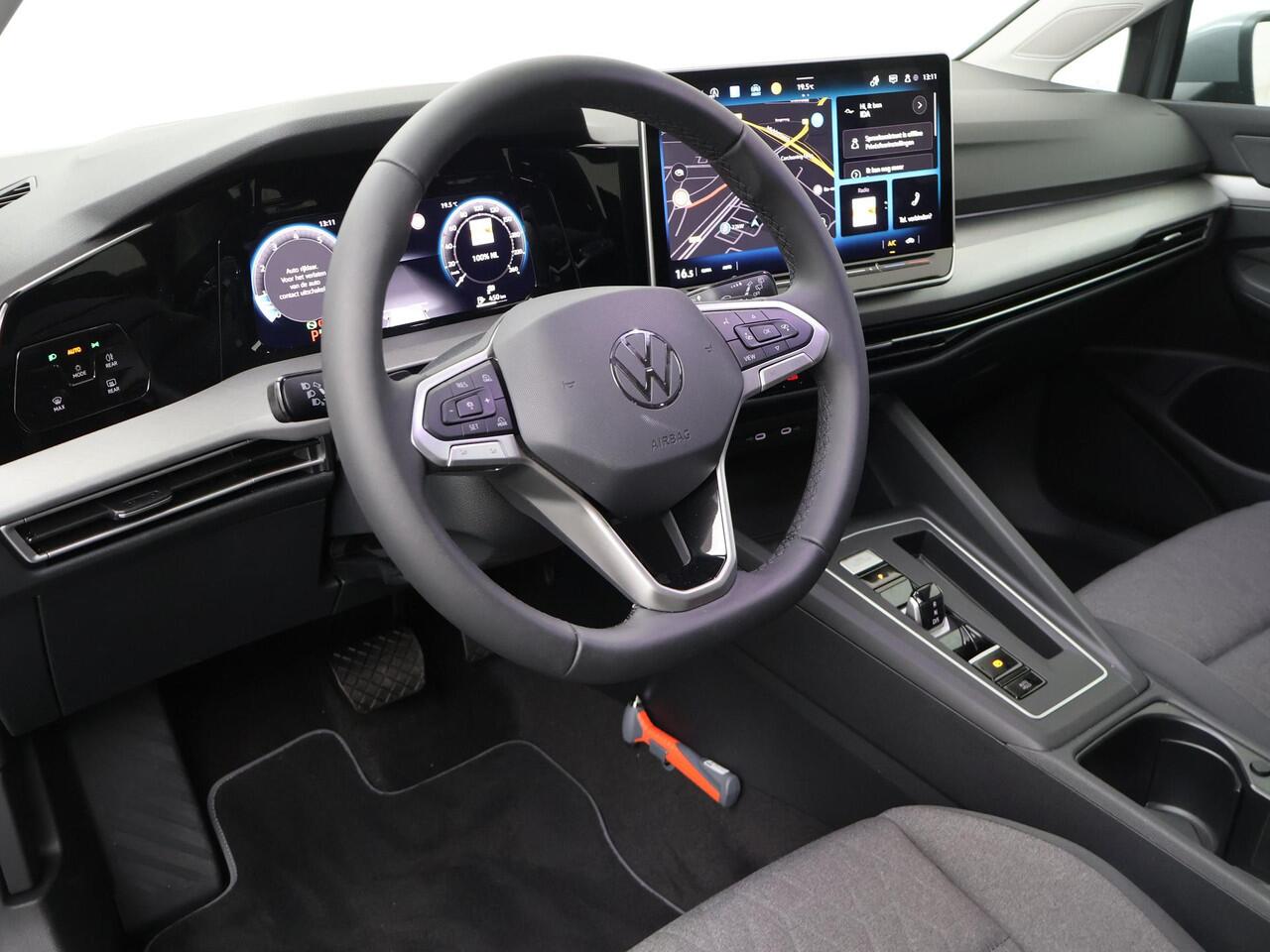 Volkswagen GOLF 8 1.5 eTSI 85kW/116pk DSG Life Edition | Navigatiesysteem | LED verlichting | Achteruitrijcamera | Parkeersensoren voor & achter |