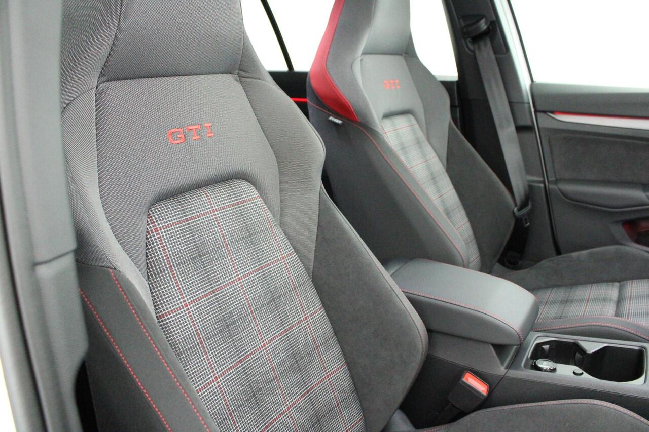 Volkswagen GOLF 8.5 2.0 TSI 265pk GTI 360Camera Panoramadak Keyless Stoelverwarming Virtual Cockpit Navigatie