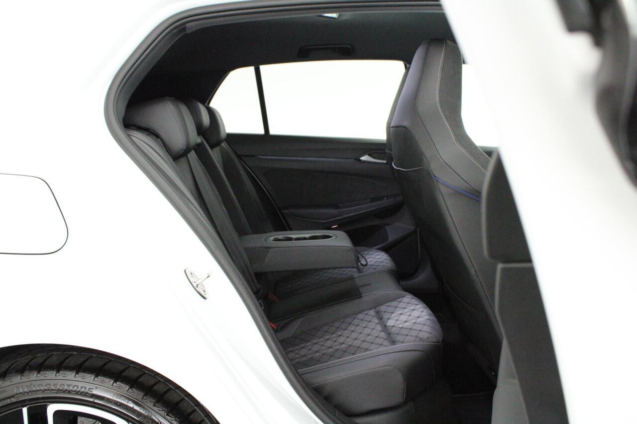 Volkswagen GOLF 8.5 1.5 eTSI 116pk DSG R-Line Edition Camera Keyless Matrix Led Virtual Cockpit Navigatie