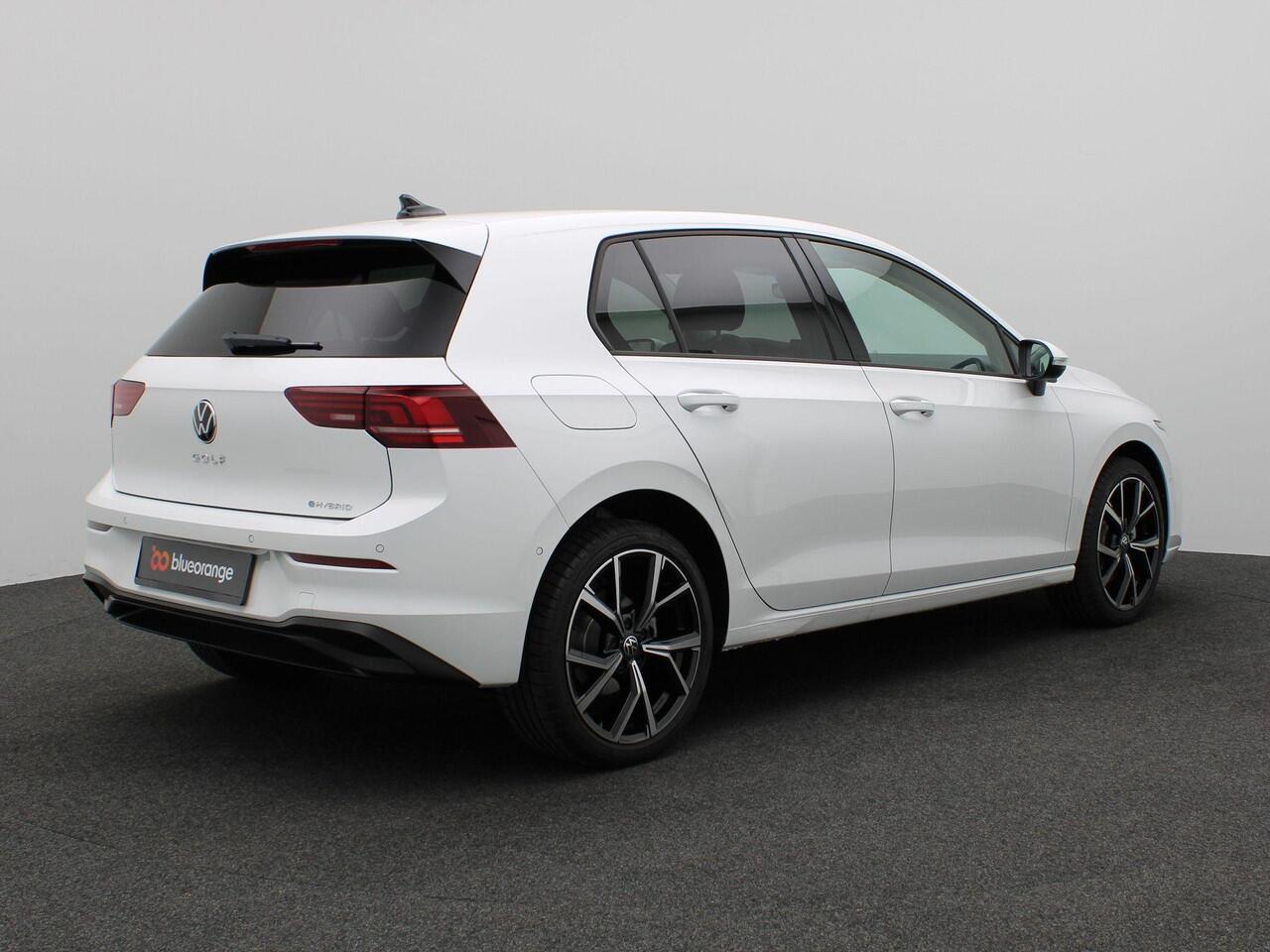 Volkswagen GOLF 1.5 eHybrid Life Edition 204PK DSG Navi via Apple Carplay/Android Auto, Achteruitrijcamera, Stoel-Stuurverwarming, Keyless, 18" LM Velgen, Adaptieve Cruise Control