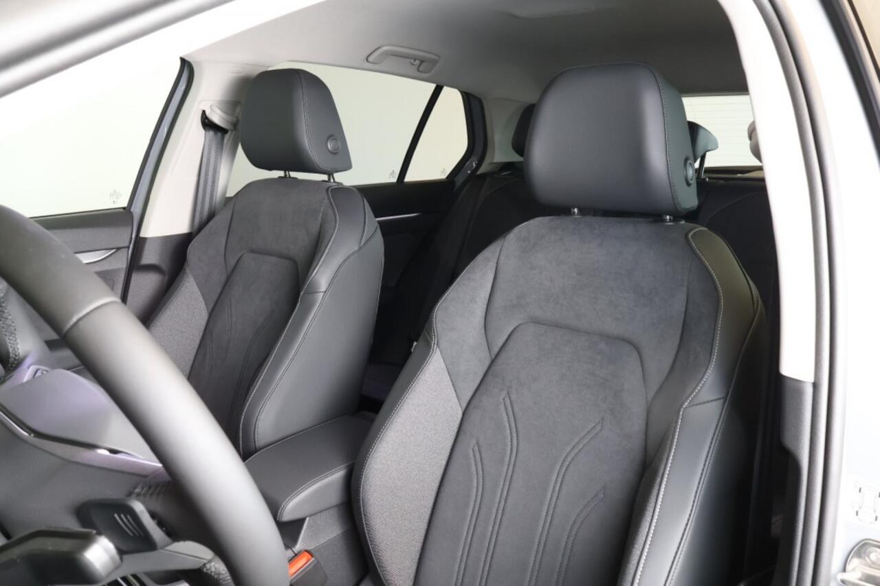 Volkswagen GOLF 1.5 eHybrid Style - Maxton Design - 360 Camera - Dodehoeksens.