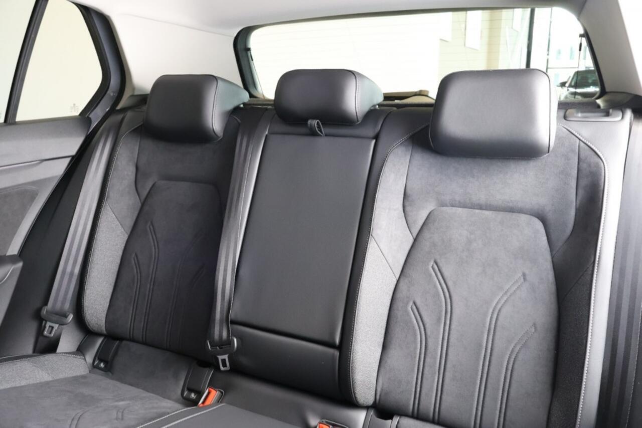 Volkswagen GOLF 1.5 eHybrid Style - Maxton Design - 360 Camera - Dodehoeksens.