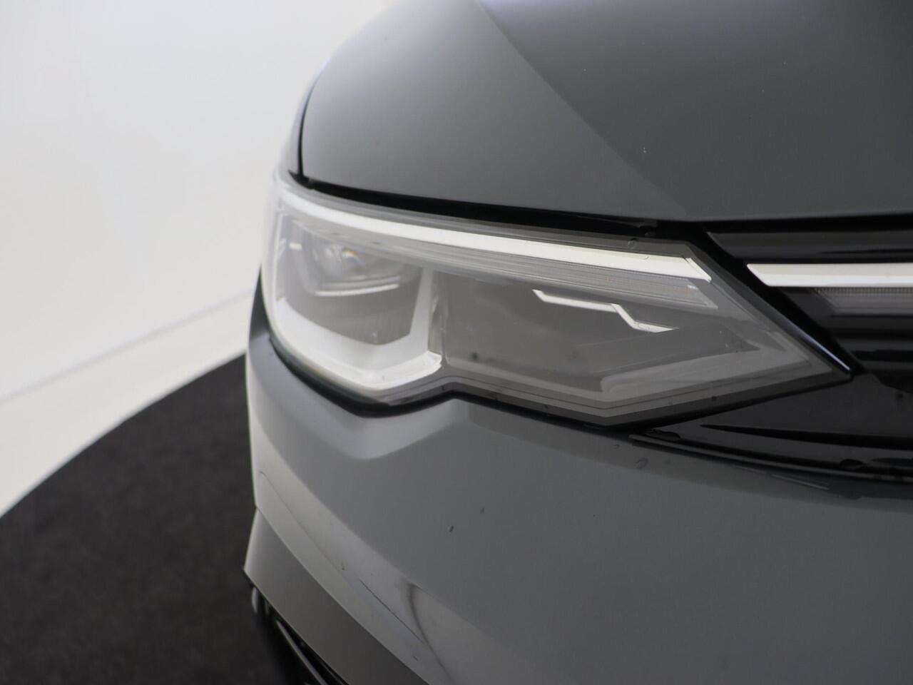 Volkswagen GOLF 1.5 eTSI R-Line Edition