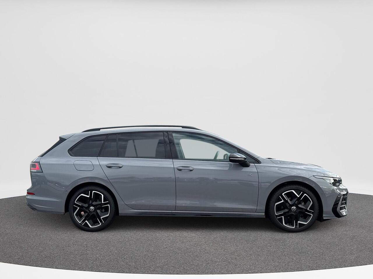 Volkswagen GOLF Variant 1.5 eTSI R-Line Edition | 150 pk | Pano Dak | Trekhaak | Head Up | Automaat |