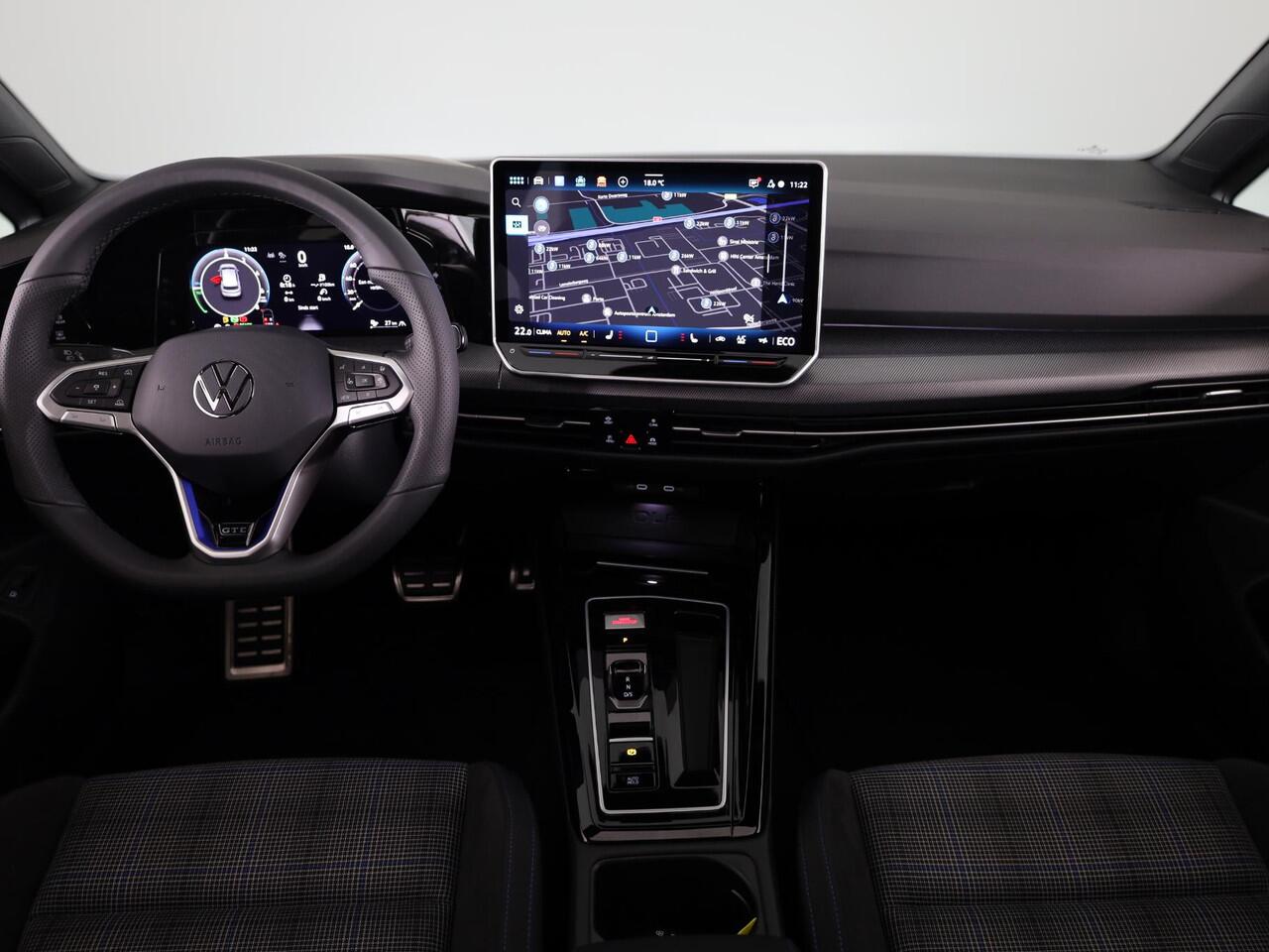 Volkswagen GOLF 1.5 eHybrid GTE 272PK PHEV |Panorama dak | Black Style | 18" Lm velgen | Multimedia pakket plus |