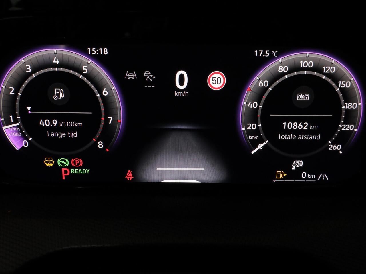 Volkswagen GOLF 1.5 eTSI 50 Jahre Edition 150 pk Automaat (DSG) | Navigatie | Panoramadak | Parkeersensoren (Park assist) | Achteruitrijcamera | Matrix LED koplampen | Stoelverwarming |