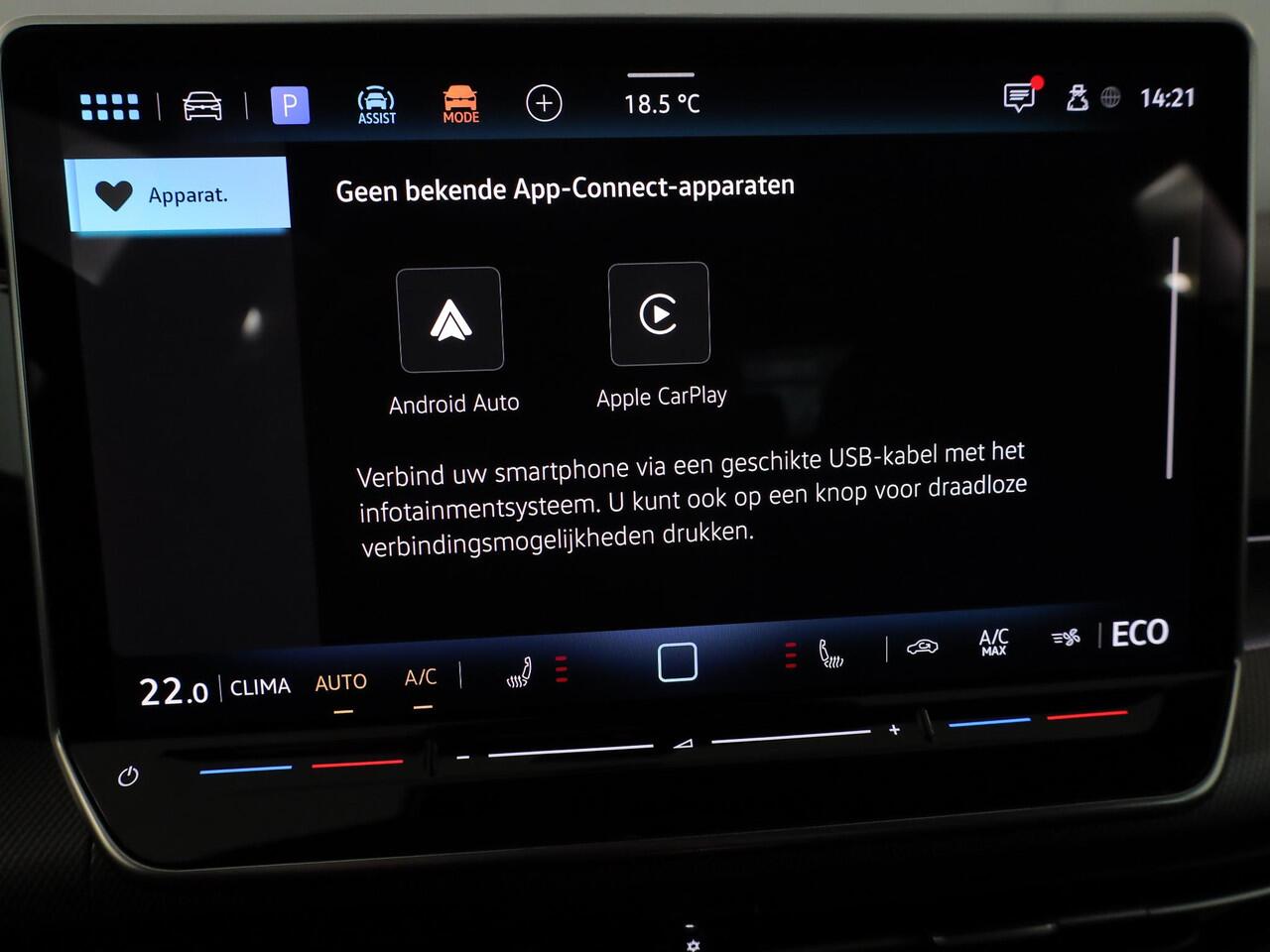 Volkswagen GOLF 1.5 eHybrid GTE 272PK PHEV | Verlengde garantie | Navigatie | Panorama dak | Black Style | 18" Lm velgen | Multimedia pakket plus |