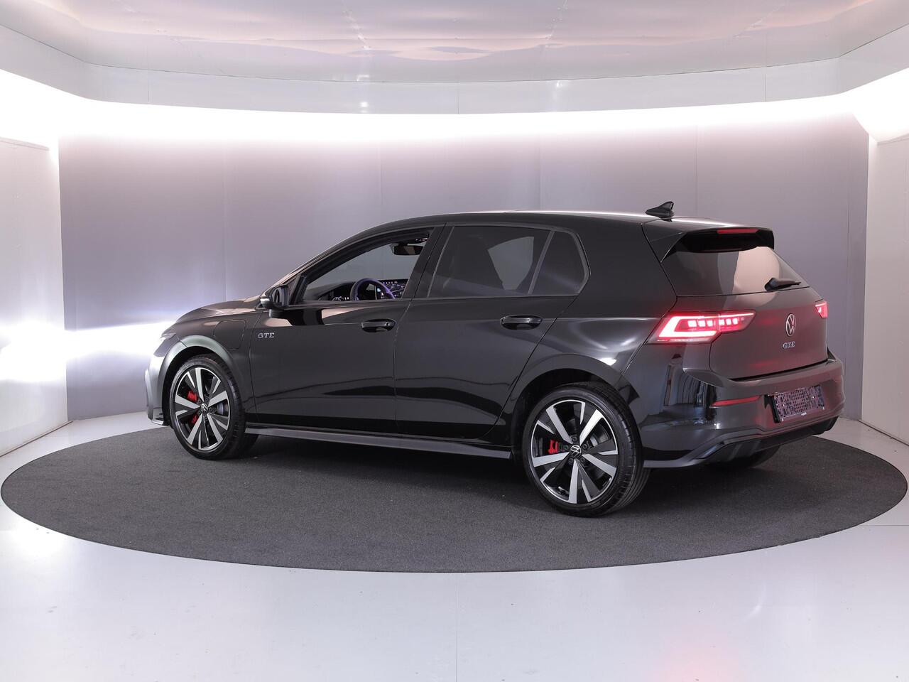 Volkswagen GOLF 1.5 eHybrid GTE 272PK PHEV | Verlengde garantie | Navigatie | Panorama dak | Black Style | 18" Lm velgen | Multimedia pakket plus |