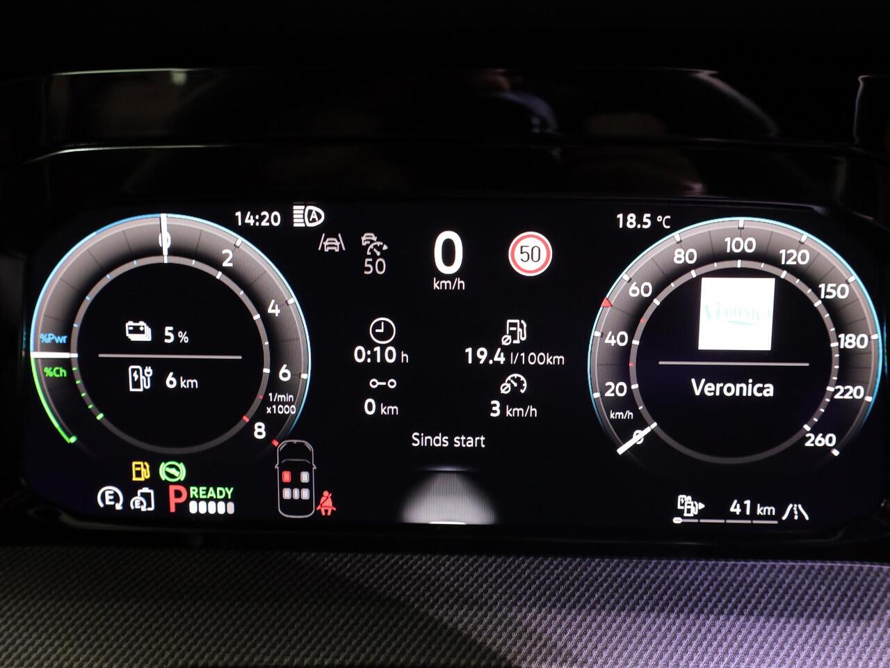 Volkswagen GOLF 1.5 eHybrid GTE 272PK PHEV | Verlengde garantie | Navigatie | Panorama dak | Black Style | 18" Lm velgen | Multimedia pakket plus |