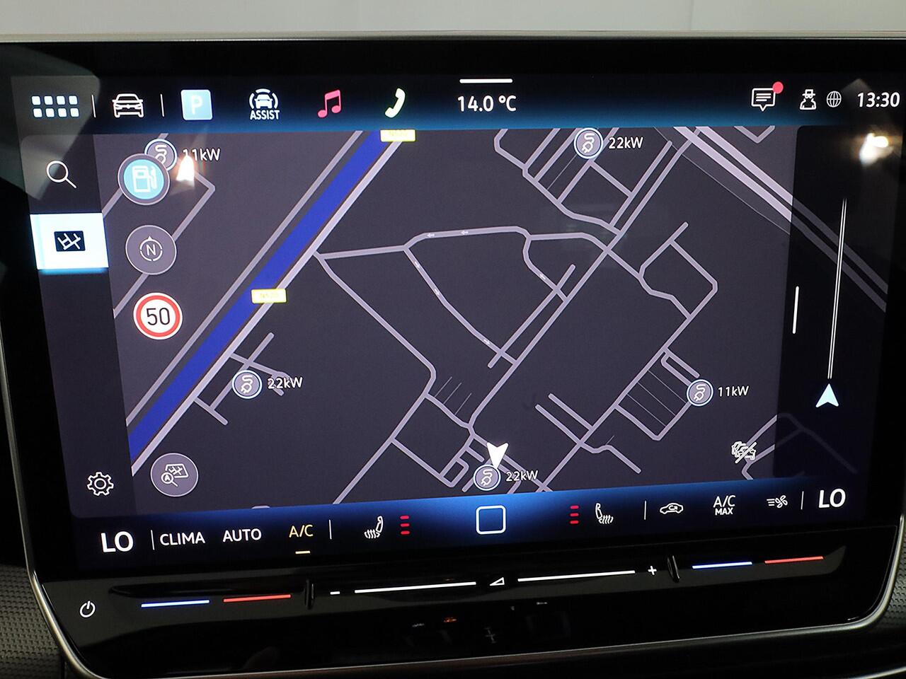 Volkswagen GOLF 1.5 eTSI 50 Jahre Edition 150 pk Automaat (DSG) | Navigatie | Panoramadak | Parkeersensoren | Achteruitrijcamera | Matrix LED koplampen | Stoelverwarming |