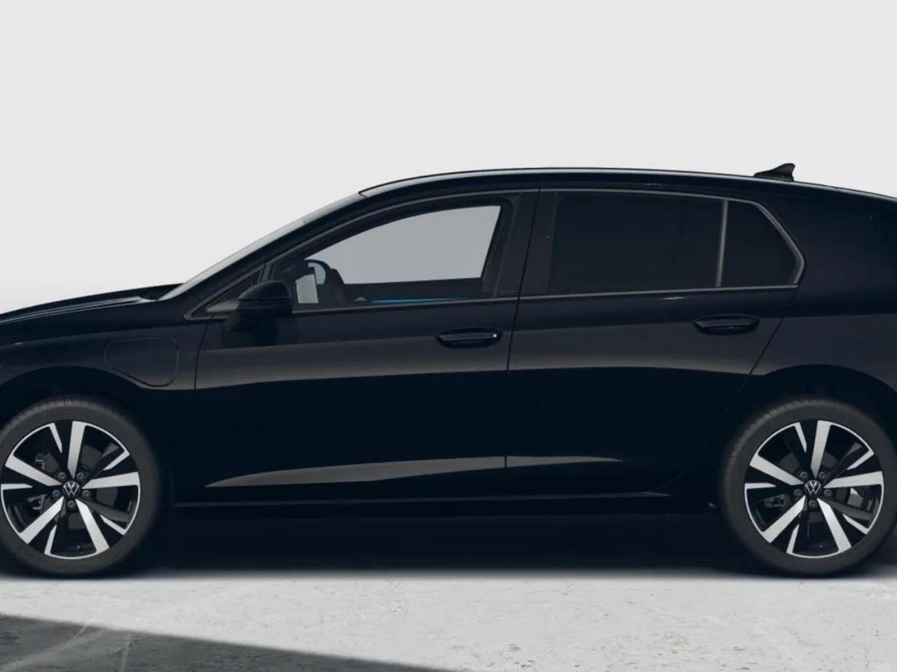 Volkswagen GOLF Life Edition 1.5 eHybrid 204 PK | Trekhaak | Navi | Camera | Stoelverwarming | 18" Lichtmetalen Velgen |