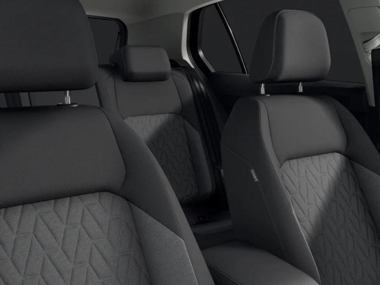 Volkswagen GOLF Life Edition 1.5 eHybrid 204 PK | Trekhaak | Navi | Camera | Stoelverwarming | 18" Lichtmetalen Velgen |