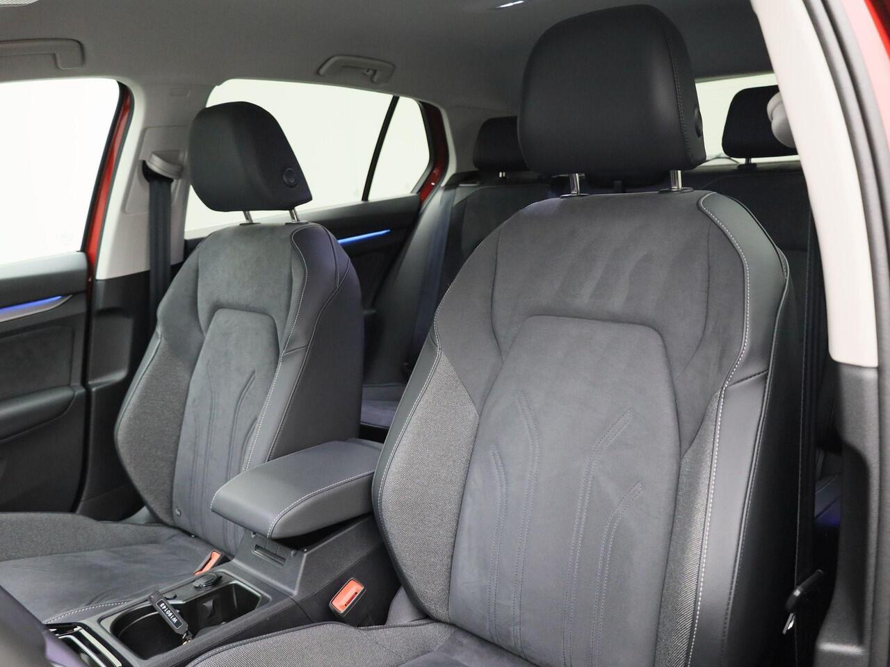 Volkswagen GOLF 1.5eTSI/150PK Style DSG · Navigatie · Camera · Apple/Android Car Play · Stoel- & Stuurverwarming · Garantie tot 06-02-2030 of 100.000km