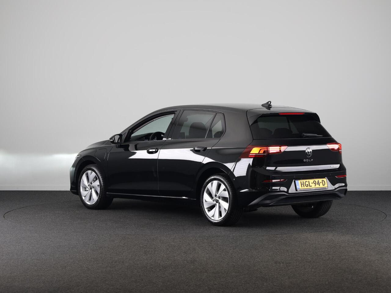 Volkswagen GOLF 1.5 eHybrid Life Edition 204 pk Automaat (DSG) | Verlengde garantie | Navigatie via App | Parkeersensoren (Park assist) | Achteruitrijcamera | Adaptieve cruise control |