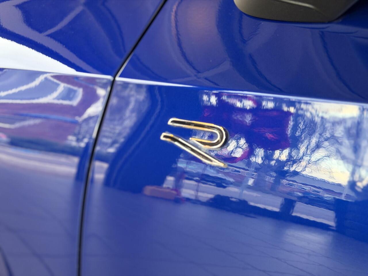 Volkswagen GOLF 1.5 eTSI R-Line Pano / 360 / H&K / Trekhaak