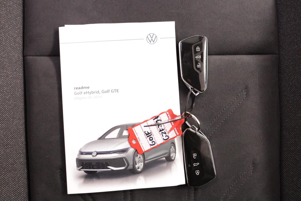 Volkswagen GOLF 1.5 eHybrid 50 Edition | Panodak | Stoelgeheugen | Lichtmetaal | Dealer onderhouden