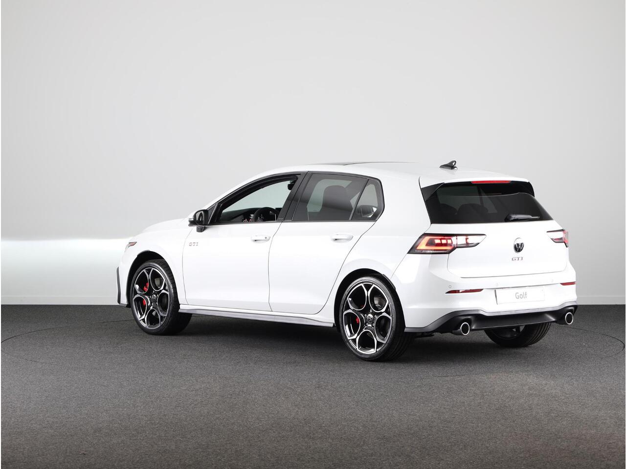 Volkswagen GOLF GTI 2.0 195 kW / 265 pk TSI Hatchback 7 versn. DSG | Verlengde garantie | Panorama dak | Head up Display | Harman Kardon |