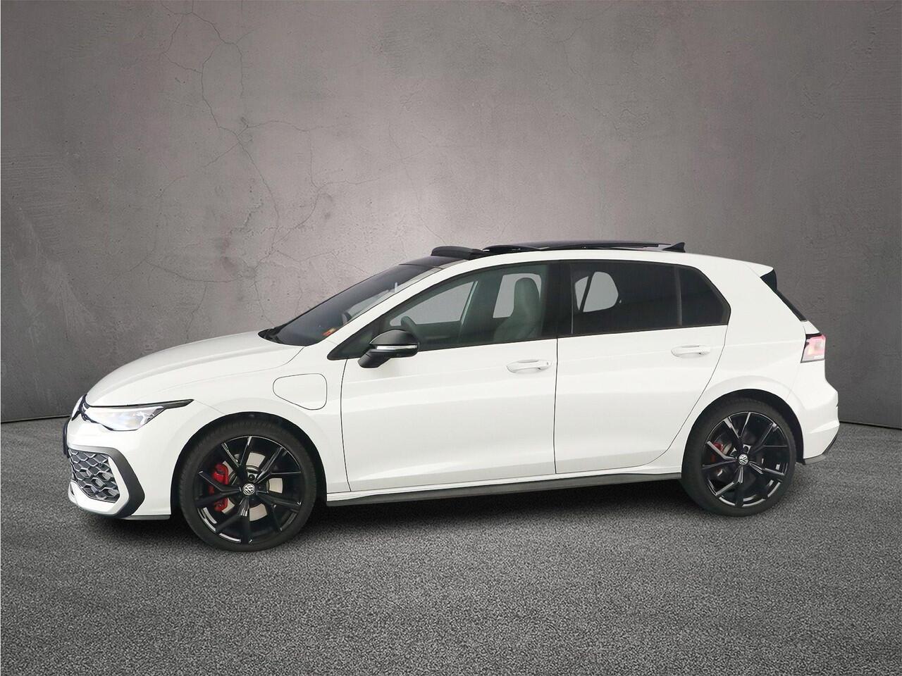 Volkswagen GOLF GTE 1.5 TSI eHybrid 272pk DSG Automaat Lederen bekleding, Adaptive cruise control, Panoramadak, Head up display, 360 camera, Achteruitrijcamera