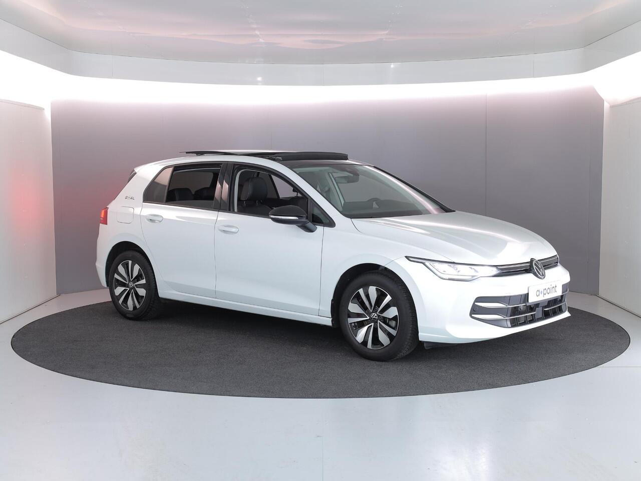 Volkswagen GOLF 1.5 TSI Life Goal 116 pk | Verlengde garantie | Navigatie via App| Panoramadak | Parkeersensoren | Autom. airco (3 zones) | Stoelverwarming |