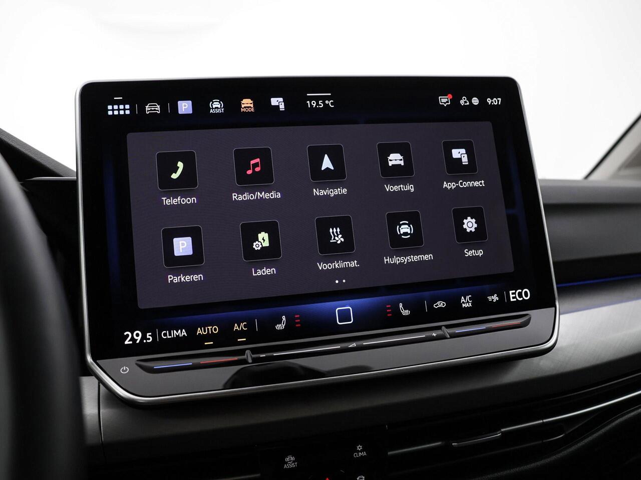 Volkswagen GOLF 1.5 204pk DSG eHybrid Life Edition · Camera · keyless · Apple/Android Car Play · Sfeerverlichting · Stoel & Stuurverwarming · 18'' Inch · Garantie t/m 27-05-2029 of 100.000km