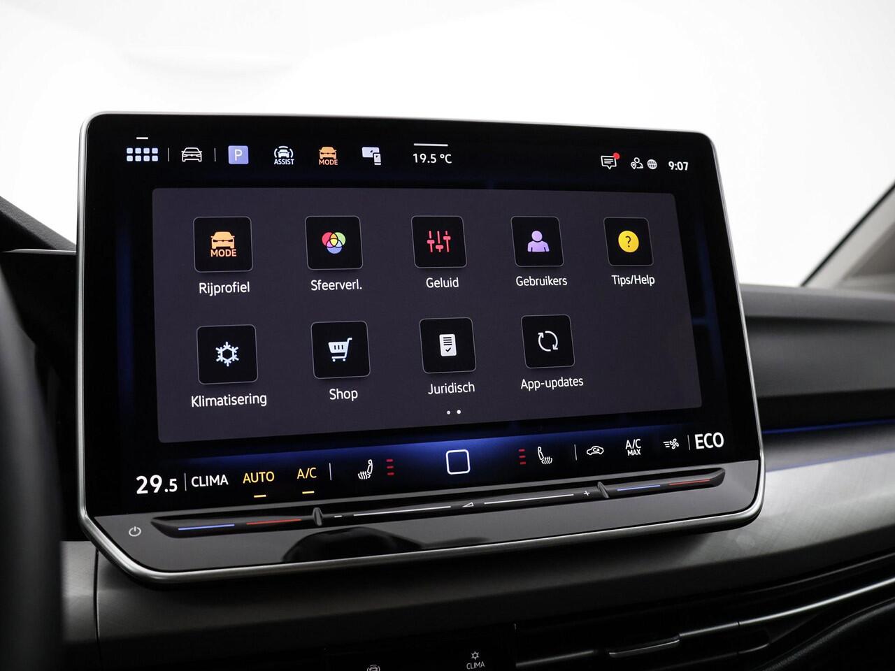 Volkswagen GOLF 1.5 204pk DSG eHybrid Life Edition · Camera · keyless · Apple/Android Car Play · Sfeerverlichting · Stoel & Stuurverwarming · 18'' Inch · Garantie t/m 27-05-2029 of 100.000km