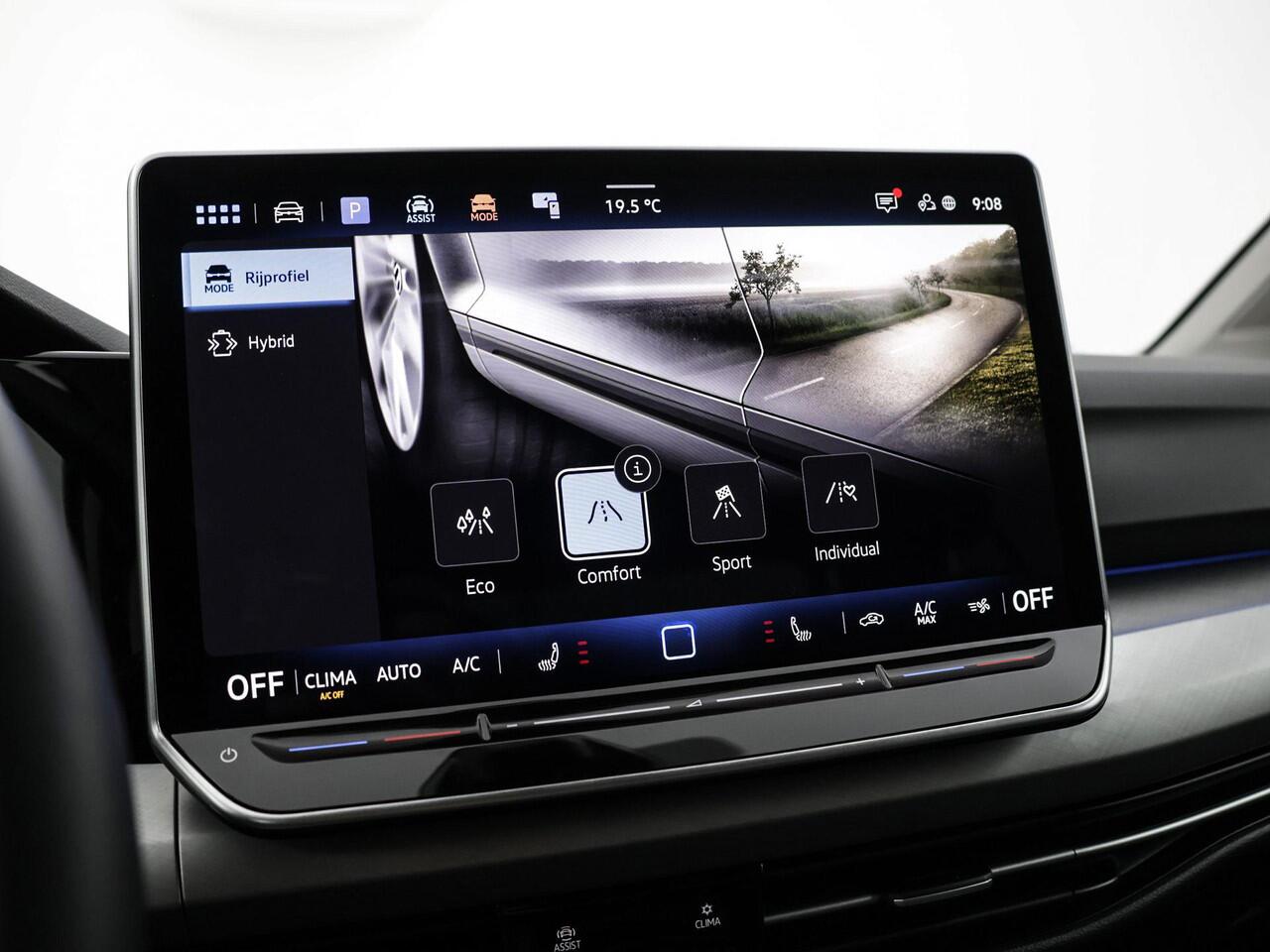 Volkswagen GOLF 1.5 204pk DSG eHybrid Life Edition · Camera · keyless · Apple/Android Car Play · Sfeerverlichting · Stoel & Stuurverwarming · 18'' Inch · Garantie t/m 27-05-2029 of 100.000km