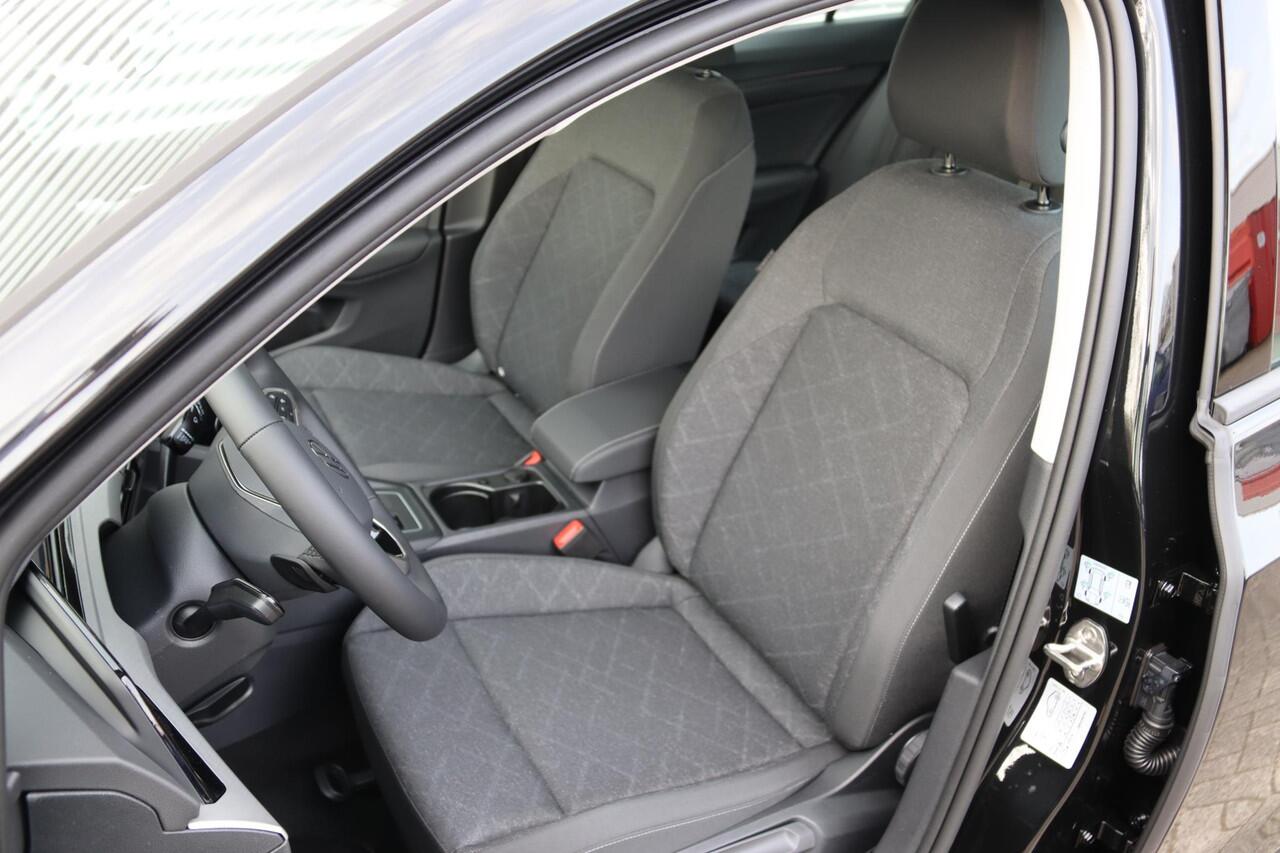 Volkswagen GOLF Variant Life 1.0 eTSI 81 kW / 110 pk Variant 7 versn. DSG