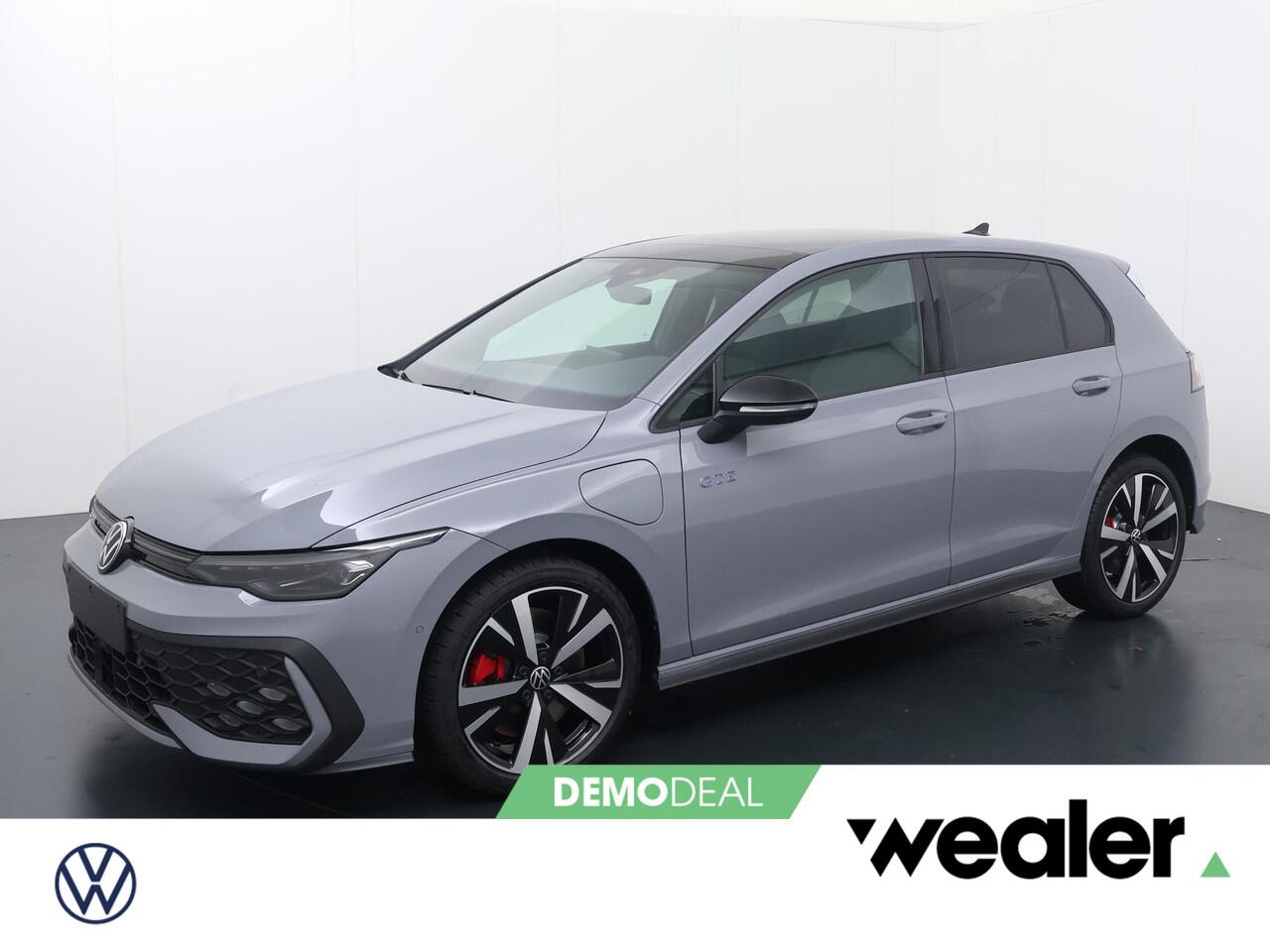 Volkswagen GOLF 8 GTE 1.5 eHybrid 200 kW / 272 PK Hatchback 6-DSG | Panoramadak | Black Style |
