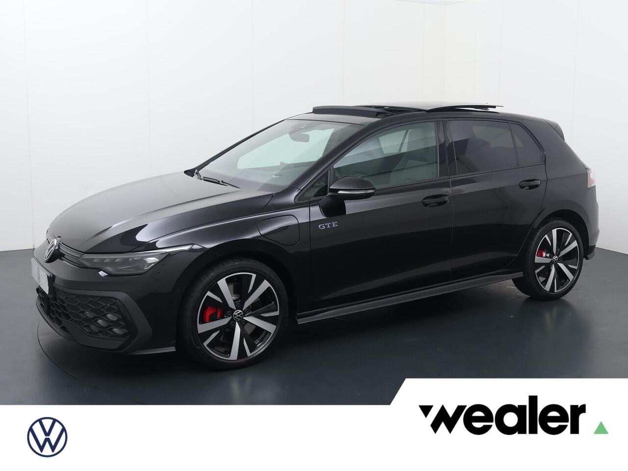 Volkswagen GOLF 1.5 eHybrid GTE | 272 PK | SoH 97% | Trekhaak | Panoramadak | Matrix LED IQ.Light koplampen | Head-up display |