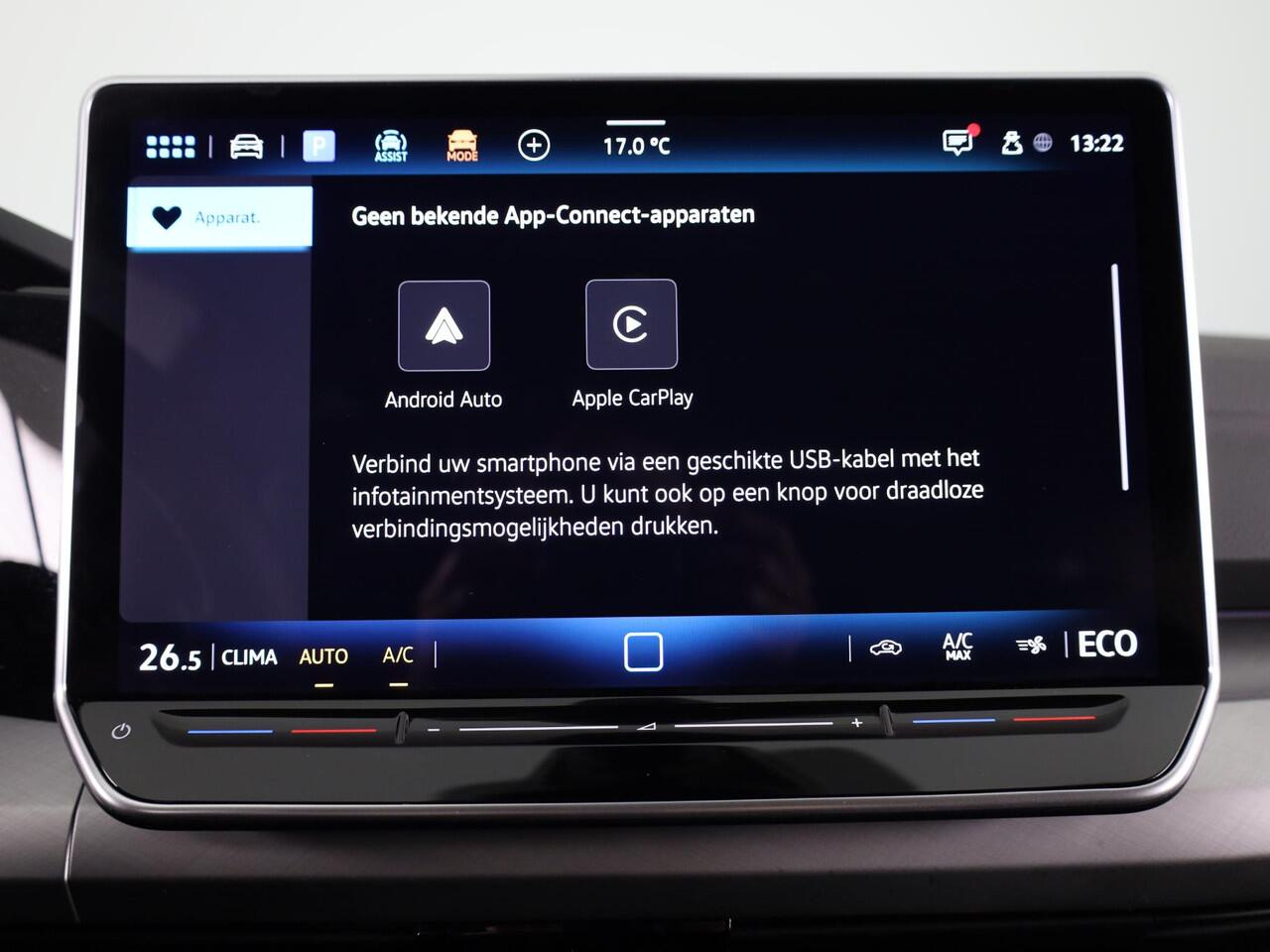 Volkswagen GOLF 1.5 eHybrid Life Edition 204 pk Automaat (DSG) | Verlengde garantie | Navigatie via App | Parkeersensoren (Park assist) | Achteruitrijcamera | Adaptieve cruise control |