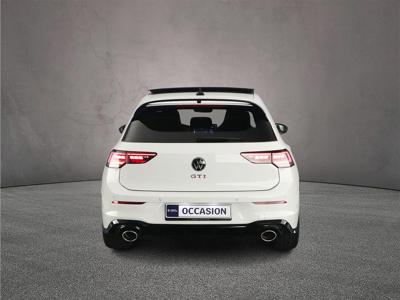 Volkswagen GOLF GTI Clubsport 2.0 TSI 300pk DSG Automaat Panoramadak, Black Style, LED matrix koplampen, Harman Kardon audio, Adaptive cruise control, Achteruitrijcamera