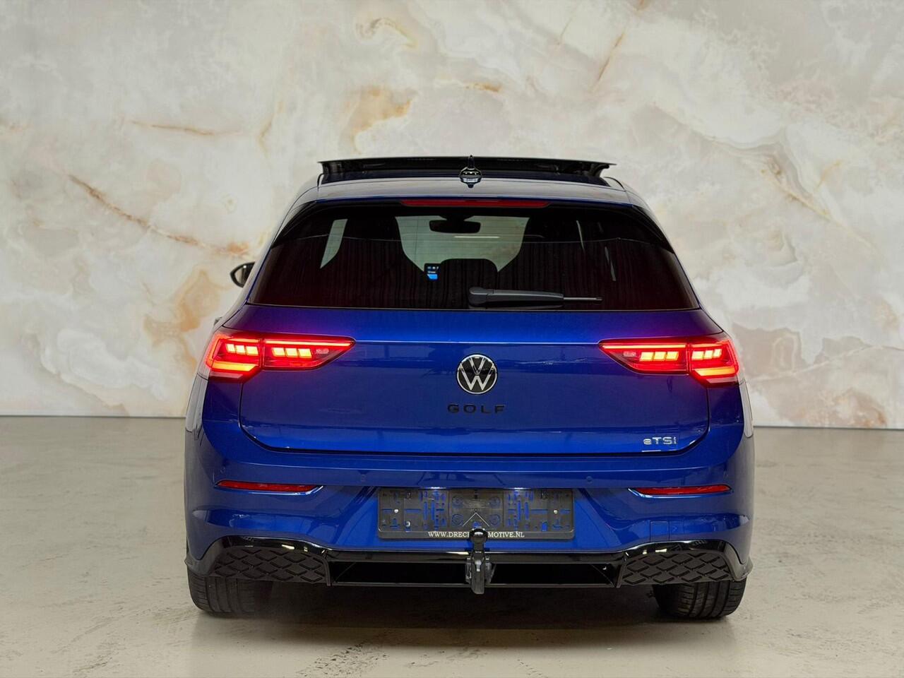 Volkswagen GOLF 1.5 eTSI R-Line Pano / 360 / H&K / Trekhaak