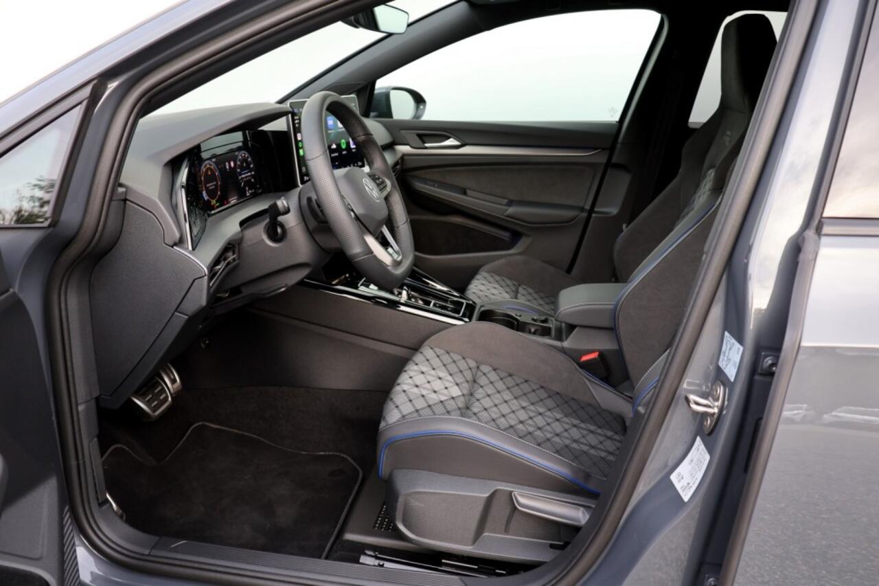 Volkswagen GOLF 1.5 eTSI R-Line Edition - 150 pk **Camera / Keyless / 18 inch