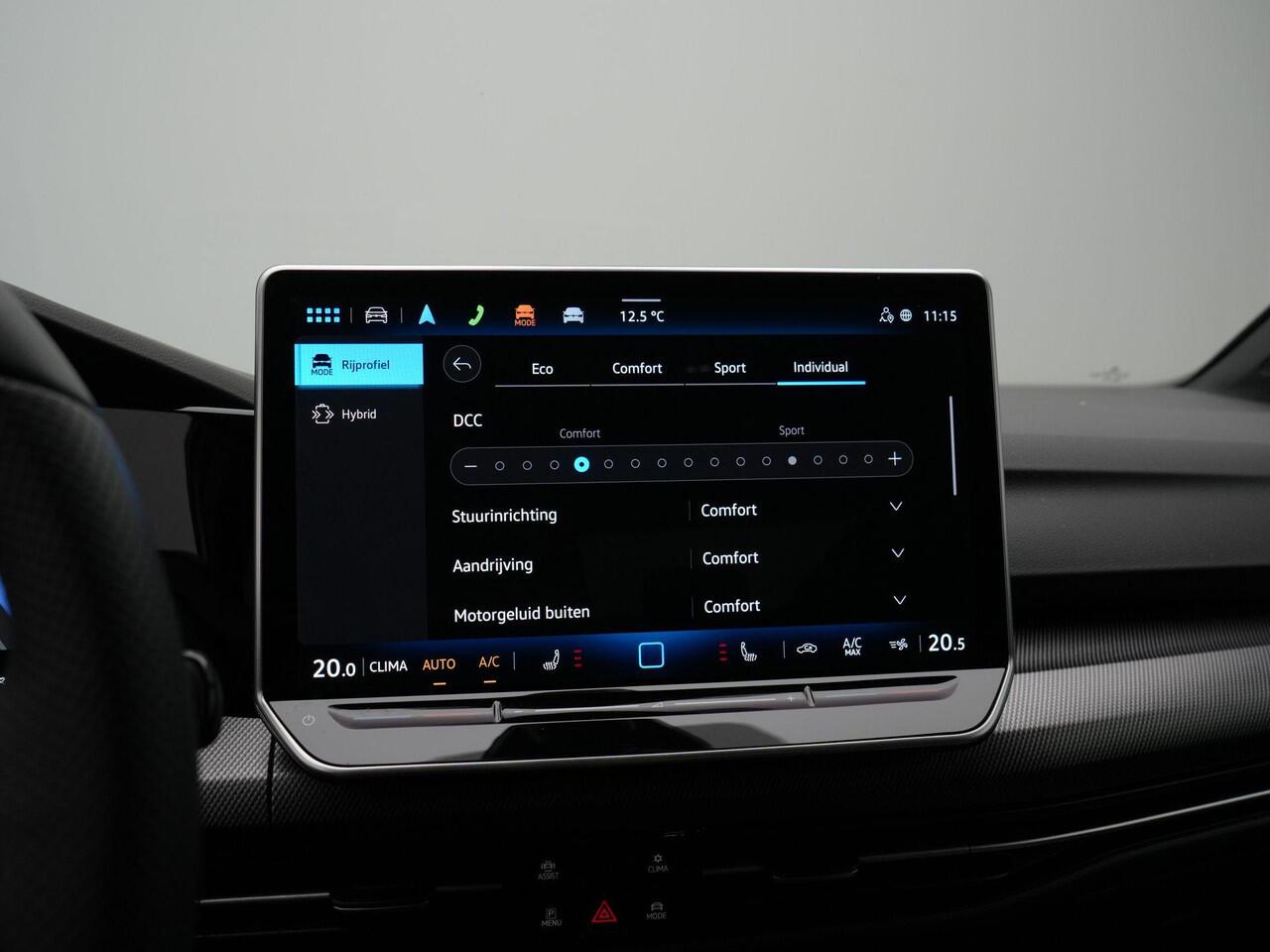 Volkswagen GOLF 1.5 eHybrid 272 pk DSG GTE | Trekhaak | IQ Light | Adaptief onderstel | Head-up display | Stuur-/stoelverwarming