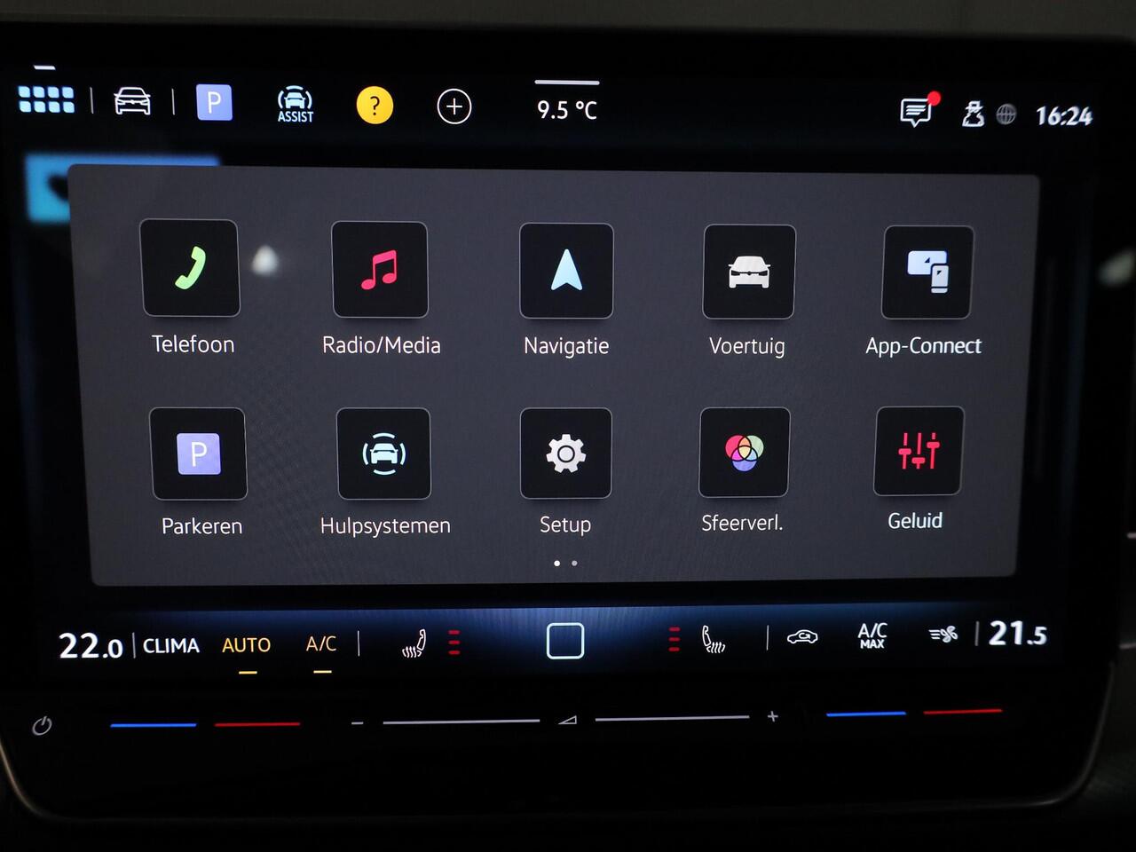 Volkswagen GOLF 1.5 TSI Life Goal 116 pk | Verlengde garantie | Navigatie via App| Panoramadak | Parkeersensoren | Autom. airco (3 zones) | Stoelverwarming |